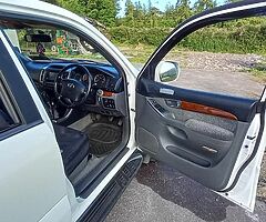2008 LWB Land Cruiser 6-speed manual - Image 8/10