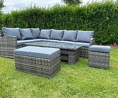 RATTAN GARDEN FURNITURE + RISING TABLE - DELIVERY 