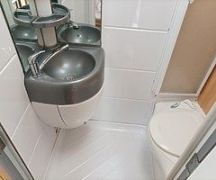 Sterling Europa 6 berth caravan 2009 - Image 8/10