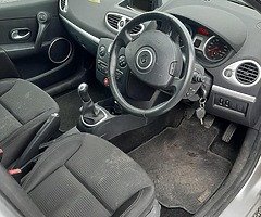 2011 Renault clio tom tom - Image 5/7