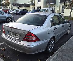 Mercedes-Benz 220
