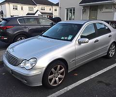Mercedes-Benz 220