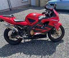 Honda CBR 600 F4i - Image 5/10