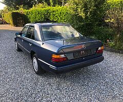Left hand Mercedes W124 Vintage - Image 3/10