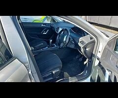 Peugeot 308 easte 2016￼