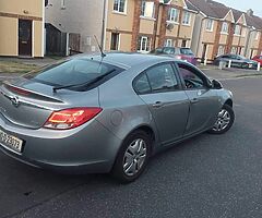 opel insignia 2010 up for sale