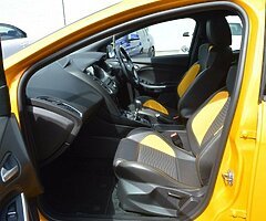 2017 Ford Focus ST-2 - Image 8/10