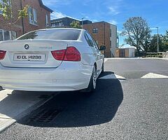BMW 320D 2010 - Image 4/8