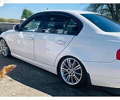 BMW 320D 2010 - Image 6/8