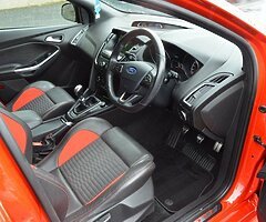 2018 Ford Focus ST-2 - Image 8/10