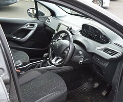 2017 Peugeot 2008 - Image 9/10