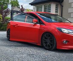 1.6 Focus - Image 3/3