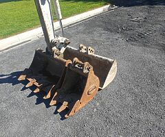 Takeuchi TB106 1.6 ton digger (ON HOLD UNTIL 8pm) - Image 4/6