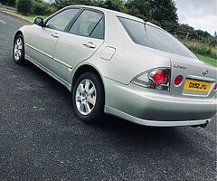 2002 Lexus IS 200