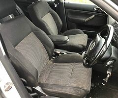2004 Volkswagen Golf - Image 6/8
