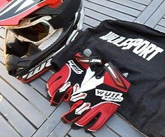 Wulfsport helmet goggles and gloves