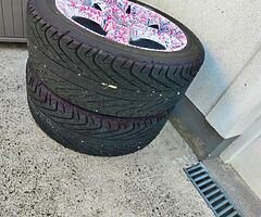 Gender reveal tyres