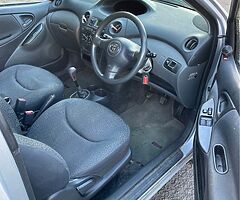 2004 Toyota Yaris - Image 6/9