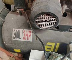 200l Compressor 3 HP very little ise