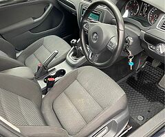 2011 Volkswagen Jetta - Image 8/10