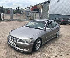 Lexus is200 le