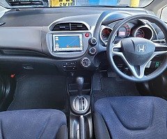 2011 Honda Fit (AUTOMATIC)  - Image 8/10