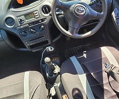 03 Toyota Yaris 1.0 Petrol ( Tax and Tested ) Lady Owner - Image 6/10