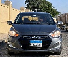 هيونداى اكسنت RB ٢٠١٣ اتوماتيك فابريكا انا اول مالك رخصه سنه وبها شاشة عرض - Image 6/10