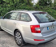 Skoda octavia 2014 2.0Tdi dsg half leather