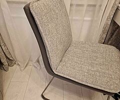 Table & Caires - Image 3/5