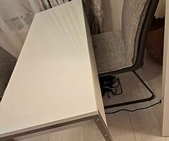 Table & Caires - Image 5/5