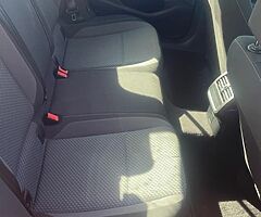 Volkswagen Passat - Image 8/10