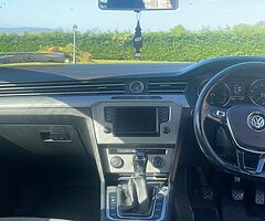 Volkswagen Passat - Image 10/10