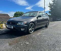 2002 Lexus IS 200