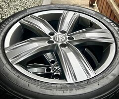 19” Genuine Volkswagen Alloys - Image 7/10