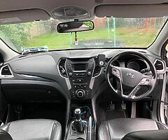 7 seater Santa Fe. - Image 6/10