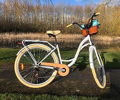 LADIES CITY BIKE + BASKET - 7 Shimmano Gears - DELIVERY  - Image 9/9