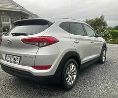 2017 HYUNDAI TUCSON 1.7 DIESEL EXECUTIVE LEATHER SAT NAV REVERSING CAMERA LOW MILEAGE 6 SPEED MANUAL - Image 5/10