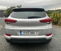 2017 HYUNDAI TUCSON 1.7 DIESEL EXECUTIVE LEATHER SAT NAV REVERSING CAMERA LOW MILEAGE 6 SPEED MANUAL - Image 6/10
