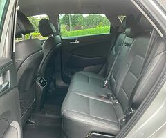 2017 HYUNDAI TUCSON 1.7 DIESEL EXECUTIVE LEATHER SAT NAV REVERSING CAMERA LOW MILEAGE 6 SPEED MANUAL - Image 8/10