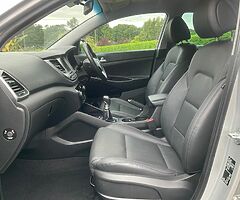 2017 HYUNDAI TUCSON 1.7 DIESEL EXECUTIVE LEATHER SAT NAV REVERSING CAMERA LOW MILEAGE 6 SPEED MANUAL - Image 9/10