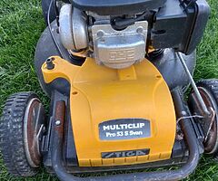 Honda self-drive lawnmower