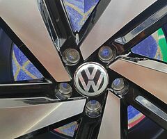 VW Golf GTI
Milton style alloys