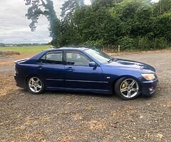 Lexus is200