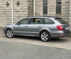 Skoda Superb Estate 1.6. Diesel - Image 4/9