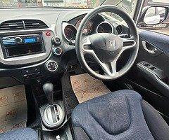 2011 Honda Fit (AUTO)  - Image 7/10