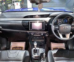 2017 Toyota Hilux - Image 5/10