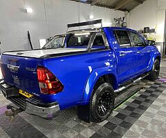 2017 Toyota Hilux - Image 8/10