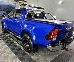 2017 Toyota Hilux - Image 10/10