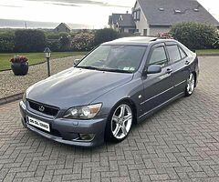 Lexus is200